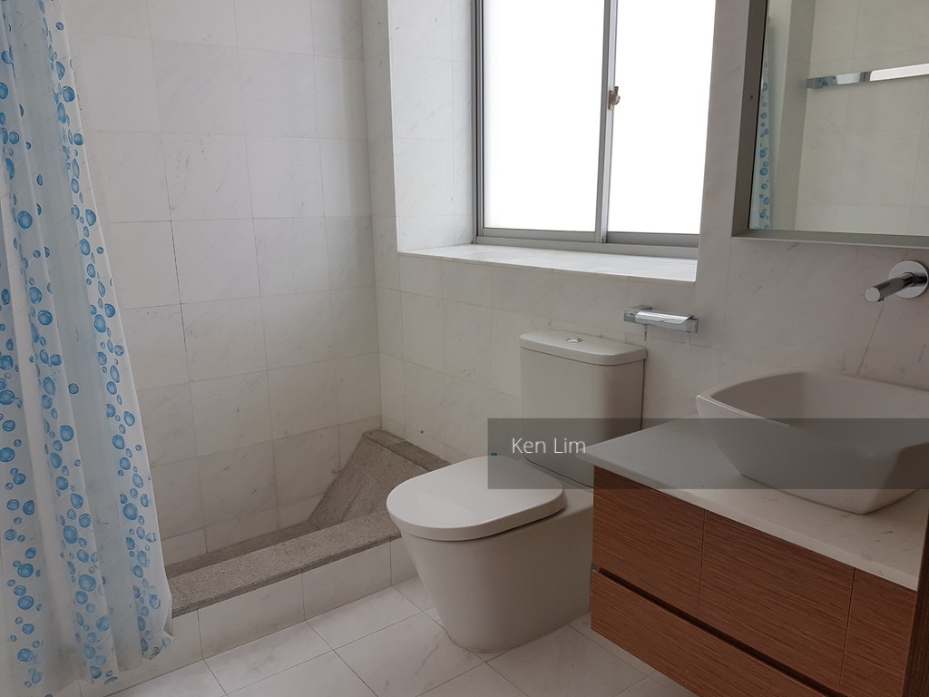 The Lakeshore (D22), Condominium #221362381